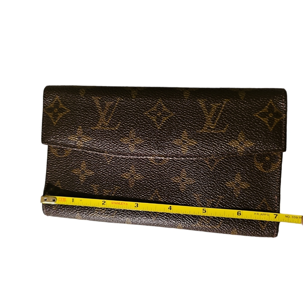 LOUIS VUITTON Checkbook - Picture 11 of 12
